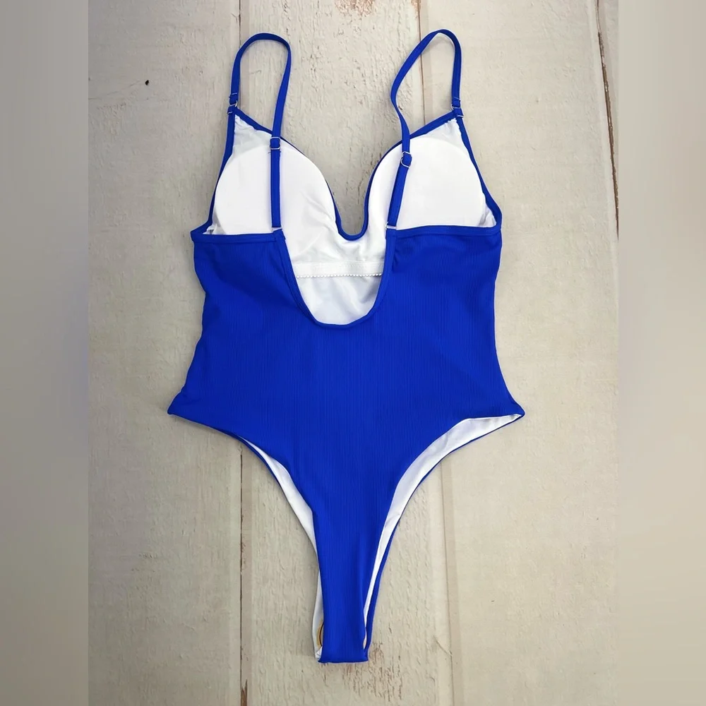 NWOT Women's Sexy  One Piece‎ High Cut Swimsuits SIZE MEDIUM